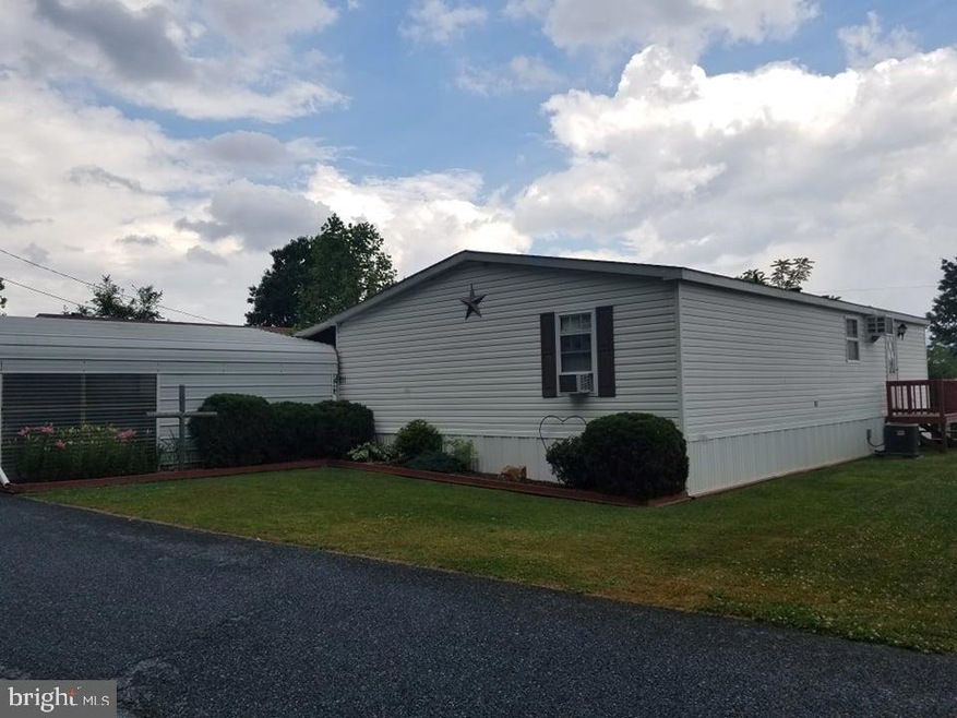 211 Isabella Ave, New Bloomfield, PA 17068 - photo 1