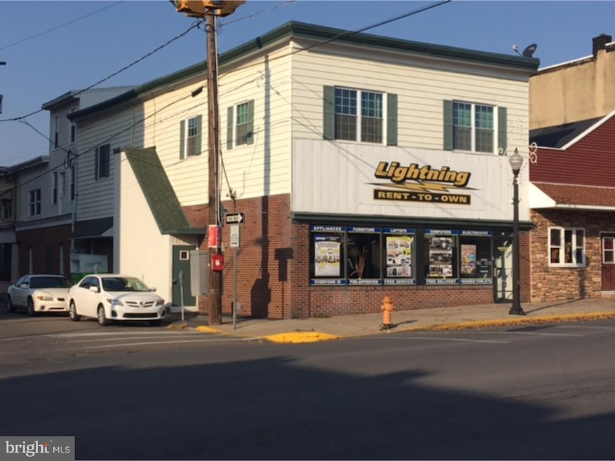 38 S Main St unit . 5, Shenandoah, PA 17976 - photo 1