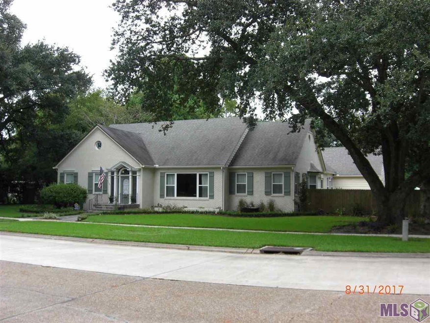 Exceptional 4 BR/2.5 BA home in Plaquemine???s Gar
