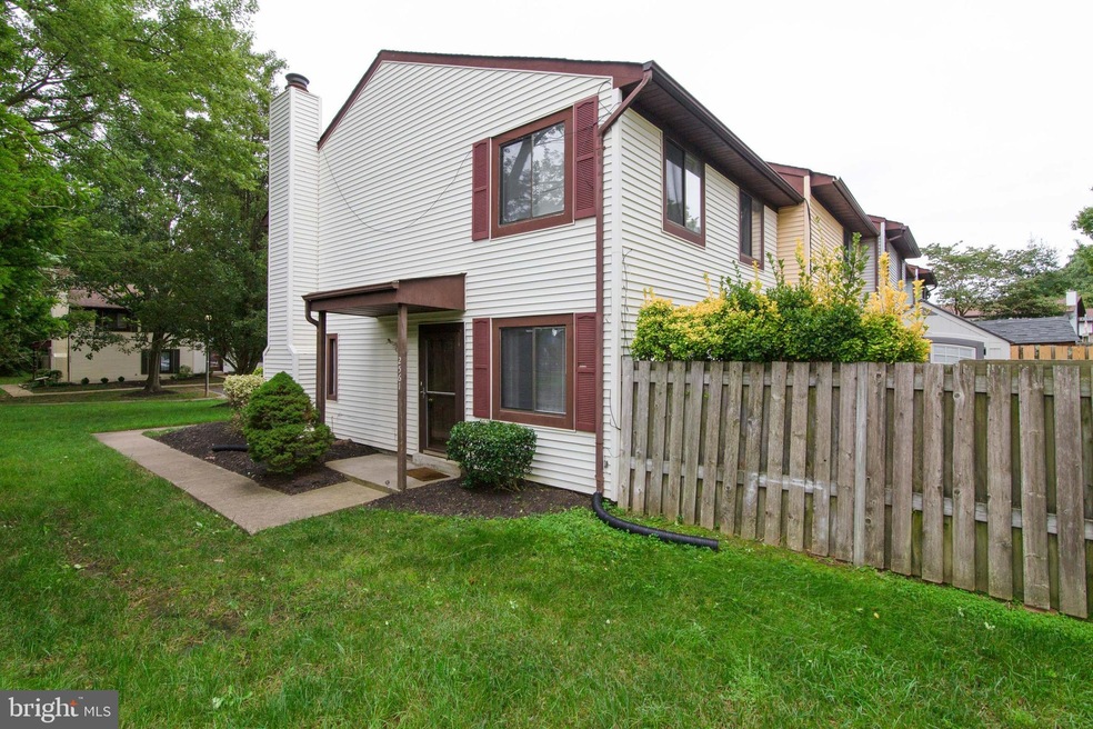 2561 Fox Ridge Ct, Woodbridge, VA 22192 - photo 1