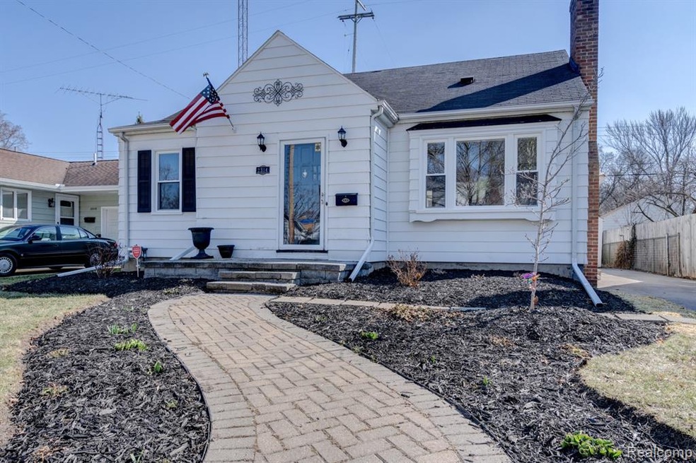 2314 Pierce St, Flint, MI 48503 - photo 1