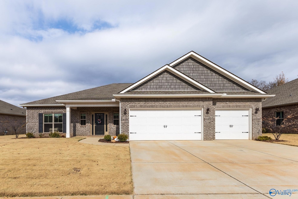 25129 Addlestone Dr, Athens, AL 35613 - photo 1