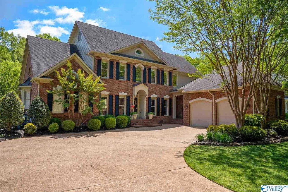 The Hamptons shares the stately, multi-windowed fa??ade familiar in the traditional Georgian style.  This elegant and well-designed home provides an open floor plan and lake views from nearly every room in the home.