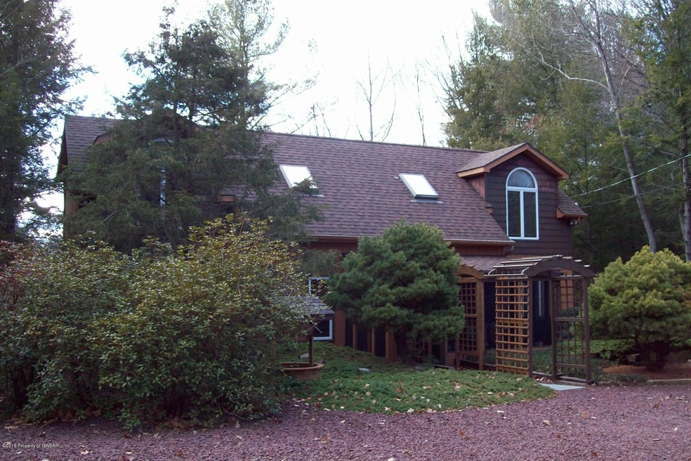 106 Overview Ct, Drums, PA 18222 - photo 1