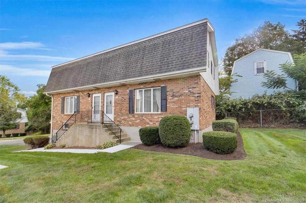 1385 Highland Ave unit 7A, Waterbury, CT 06708 - photo 1