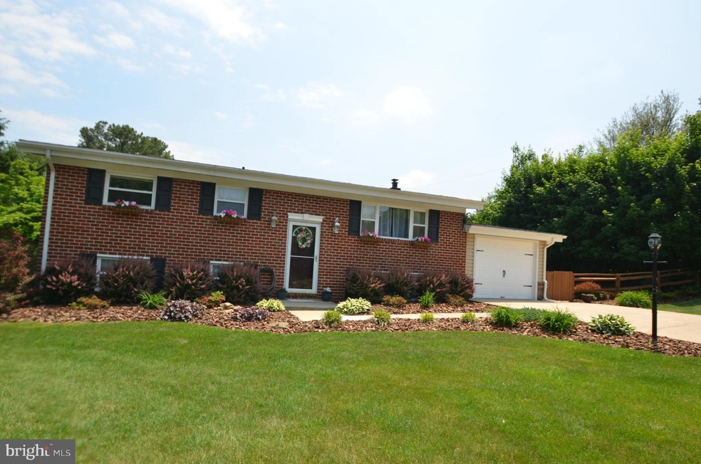 6205 Rolling View Dr, Sykesville, MD 21784 - photo 1