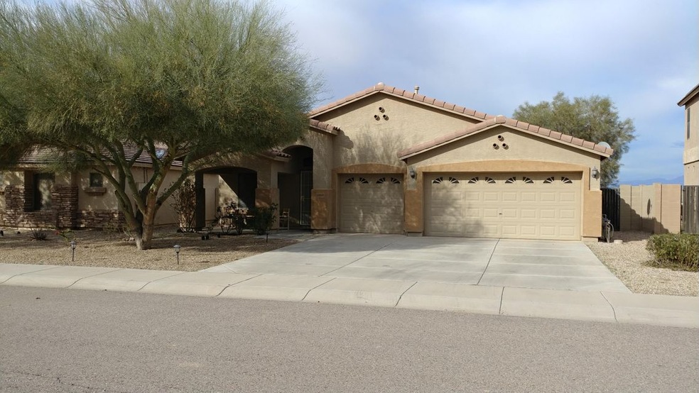 Front 3 Car Garage