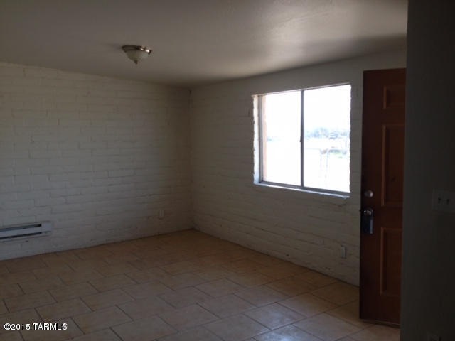 355w42ndFrontRoom