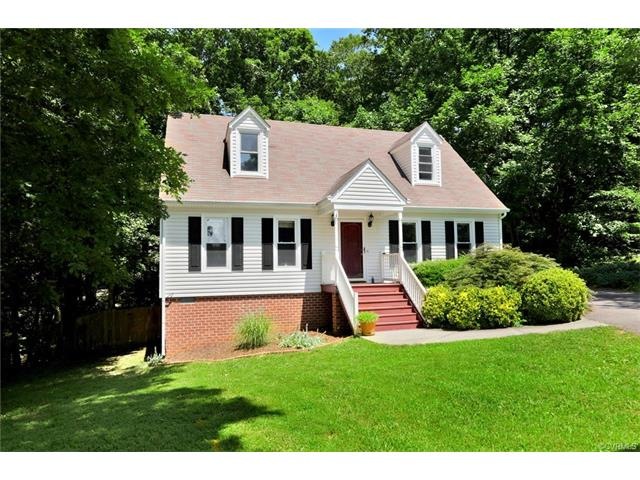 Charming Cape in Great Location! Located on a cul-