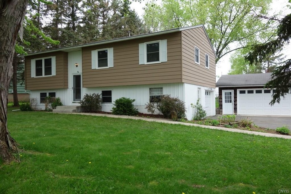 Welcome to 202 Juneway Dr! Freshly painted exterio