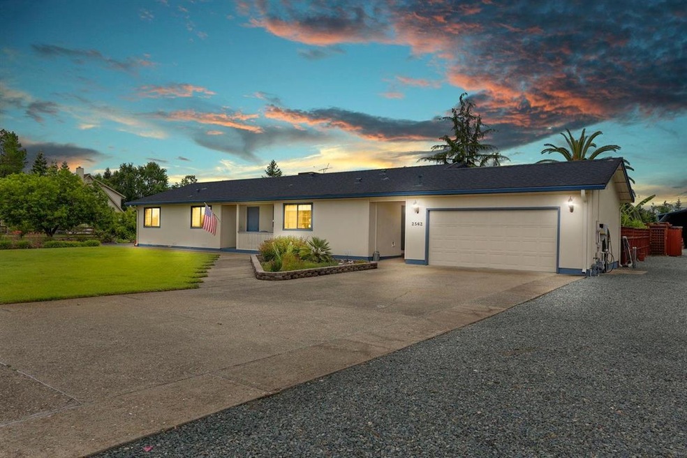 2562 Stony Creek Cir, Acampo, CA 95220 - photo 1