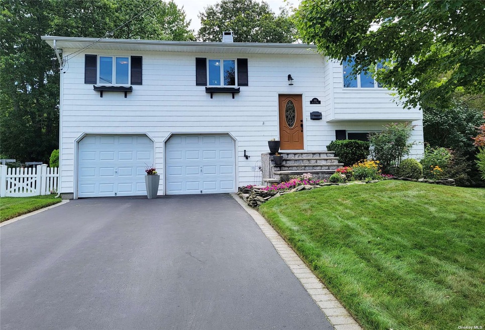 103 Stephen Rd, Bayport, NY 11705 - photo 1