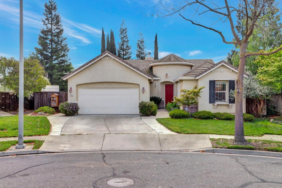 2057 Forest Glen Ct, Oakdale, CA 95361 - photo 1