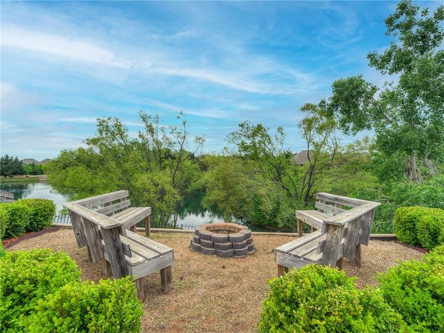 19412 Crest Ridge Dr, Edmond, OK 73012 - photo 1