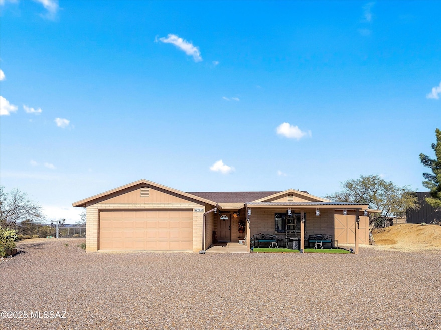 705 N Cliket Dr, Oracle, AZ 85623 - photo 1