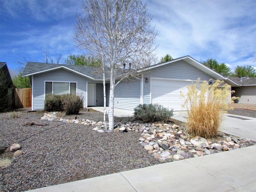 1409 Elizabeth St, Bloomfield, NM 87413 - photo 1