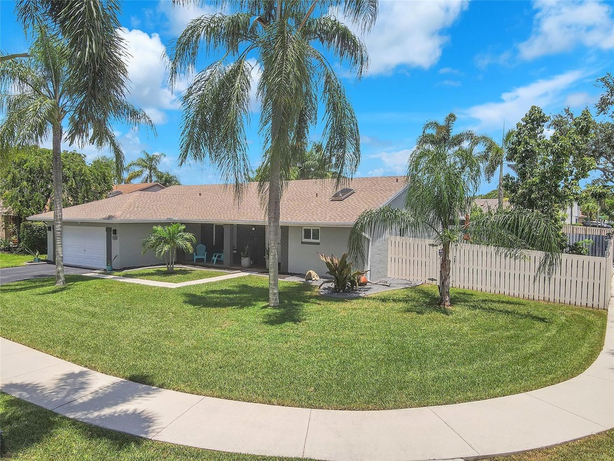 14601 Highland Springs Ct, Davie, FL 33325 - photo 1