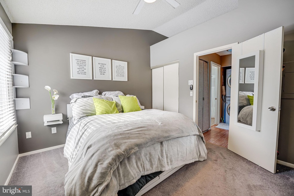 11741 Summerchase Cir unit 1741-B, Reston, VA 20194 - photo 1