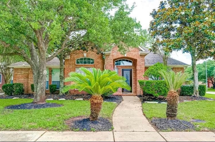 15922 Aberdeen Trails Dr, Houston, TX 77095 - photo 1