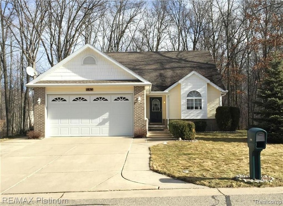 Beautifully maintained ranch in Hickory Hills sub,