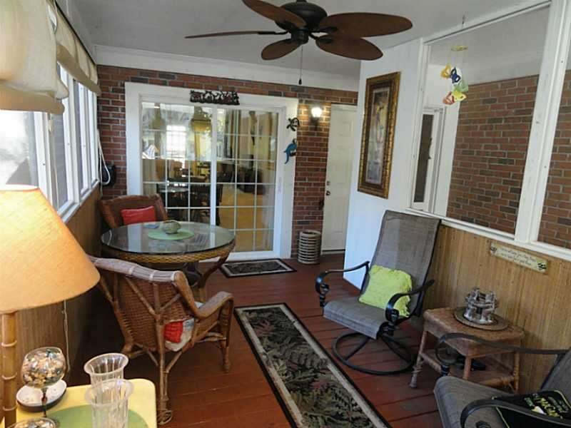Screened Porch.