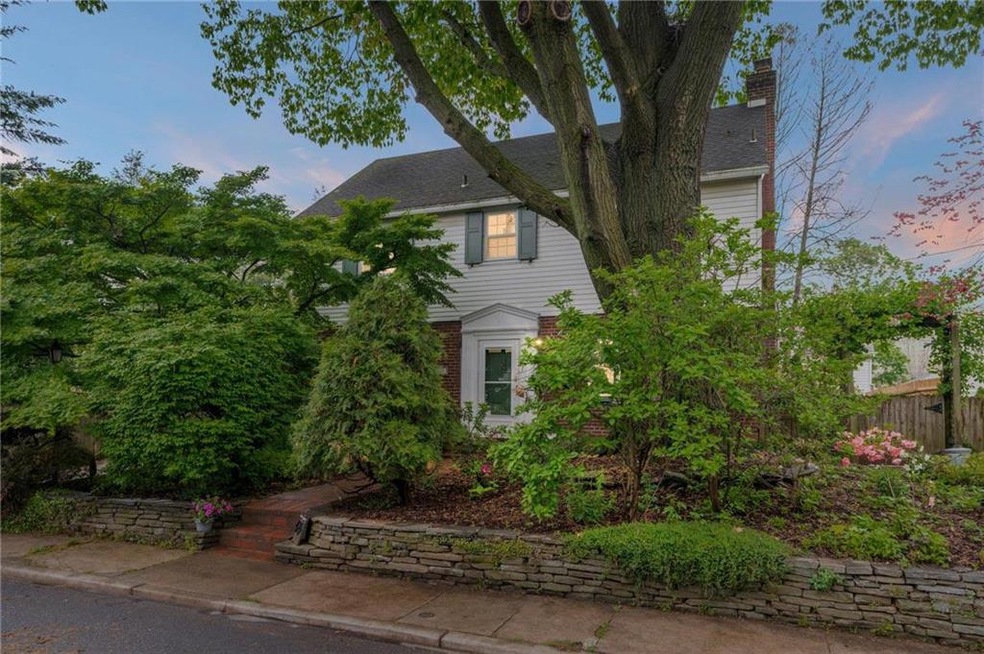 429 Robin Rd, Allentown, PA 18104 - photo 1