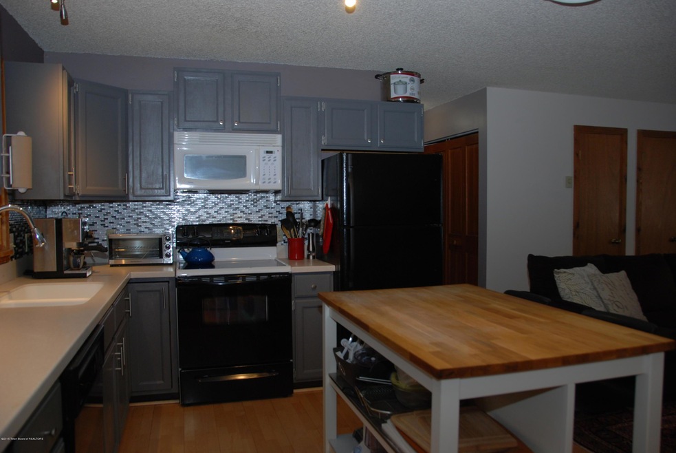 Buenning Kitchen1