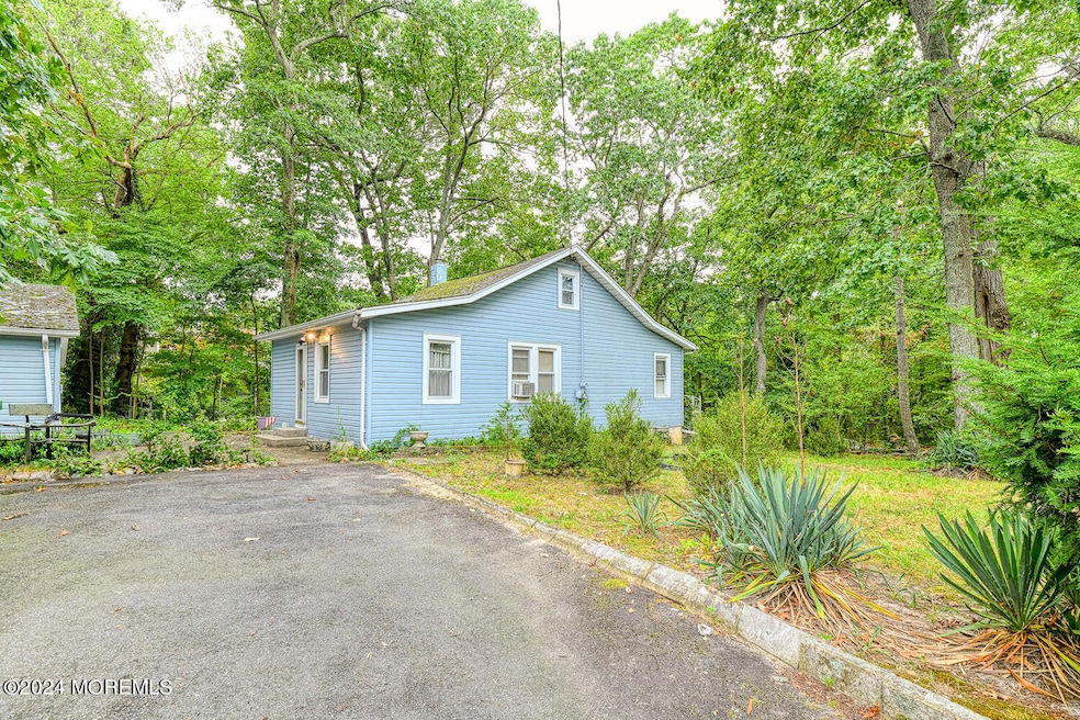 735 S Riverside Dr, Neptune, NJ 07753 - photo 1