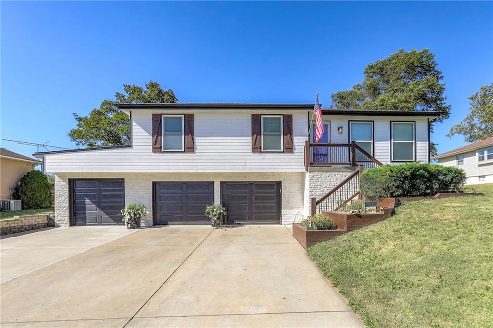 Coming Soon $300,000 • Co-Listing Agent