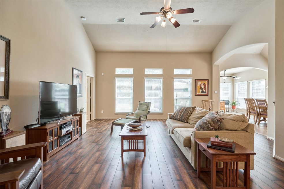 2870 Woodland Glen Ln, Conroe, TX 77385 - photo 1