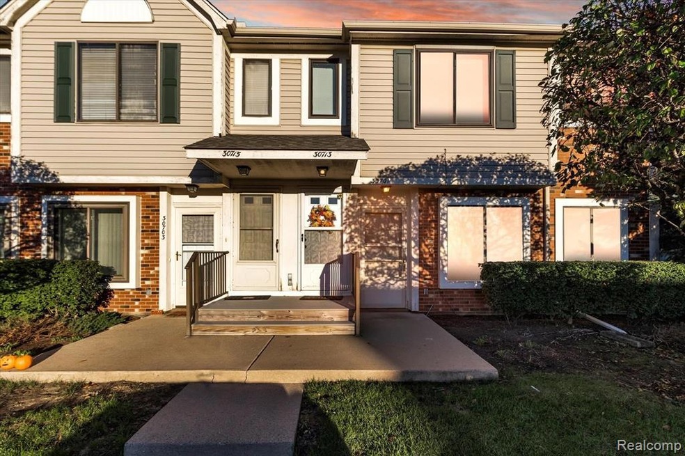 30701 Hidden Pines Ln unit 1, Roseville, MI 48066 - photo 1