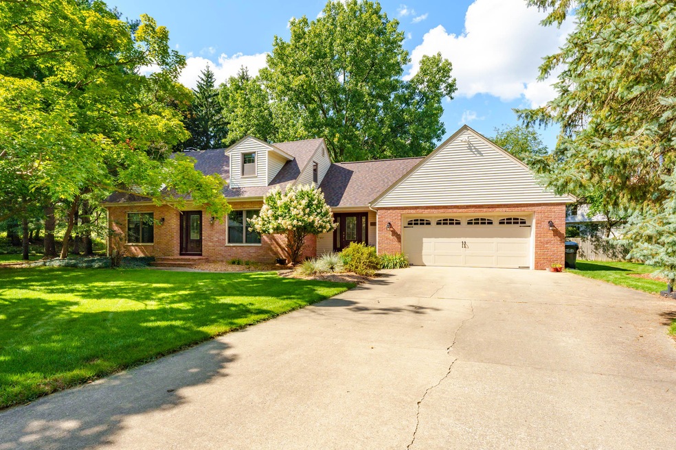 Applelane_Circle_3017_Kalamazoo_49008-Ex