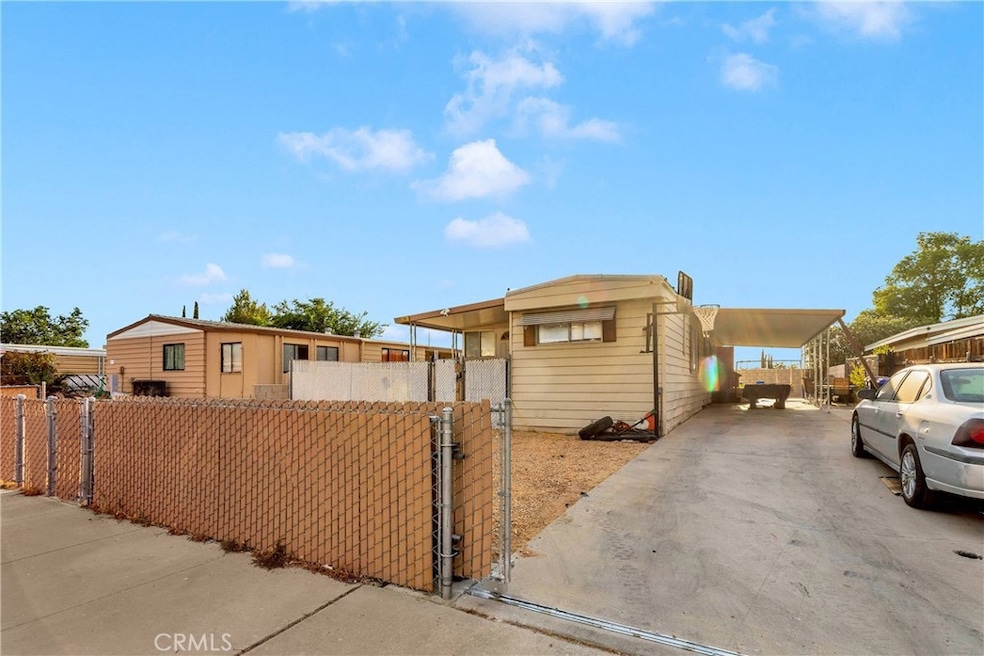13900 Riviera Dr, Victorville, CA 92395 - photo 1