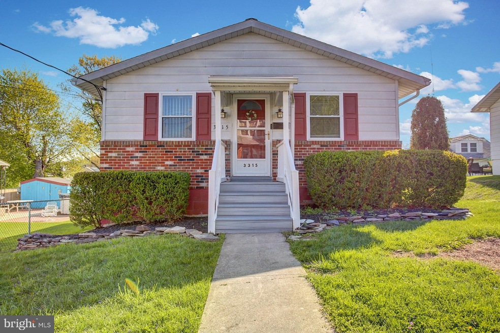 3315 Fremont St, Reading, PA 19605 - photo 1