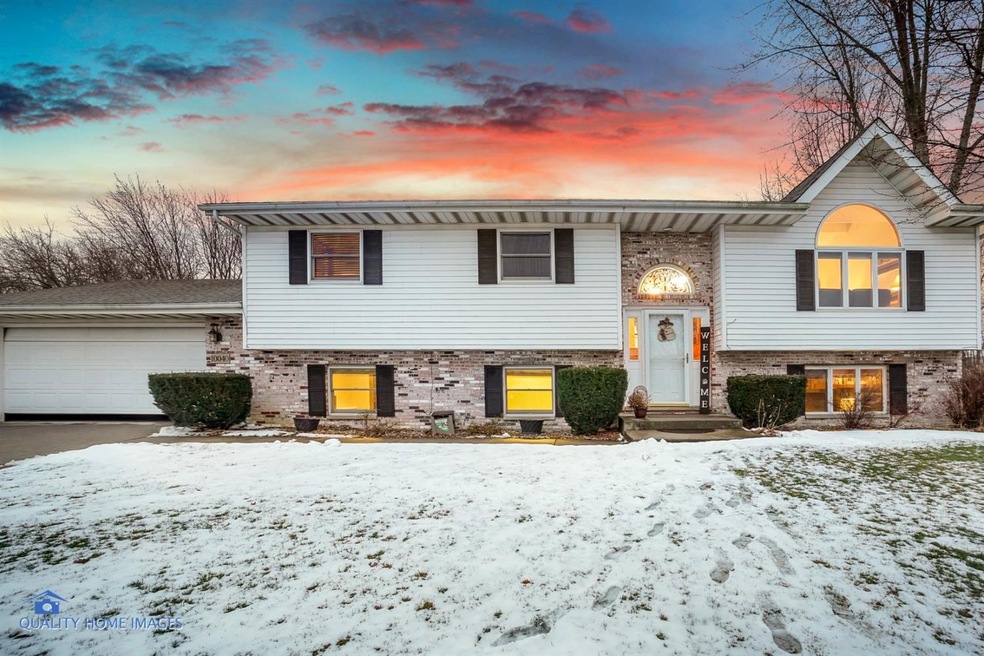 10040 Pierce Ct, Crown Point, IN 46307 - photo 1