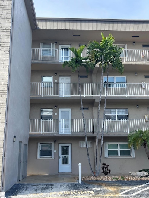 2300 NE 1st Ln unit 4020, Boynton Beach, FL 33435 - photo 1