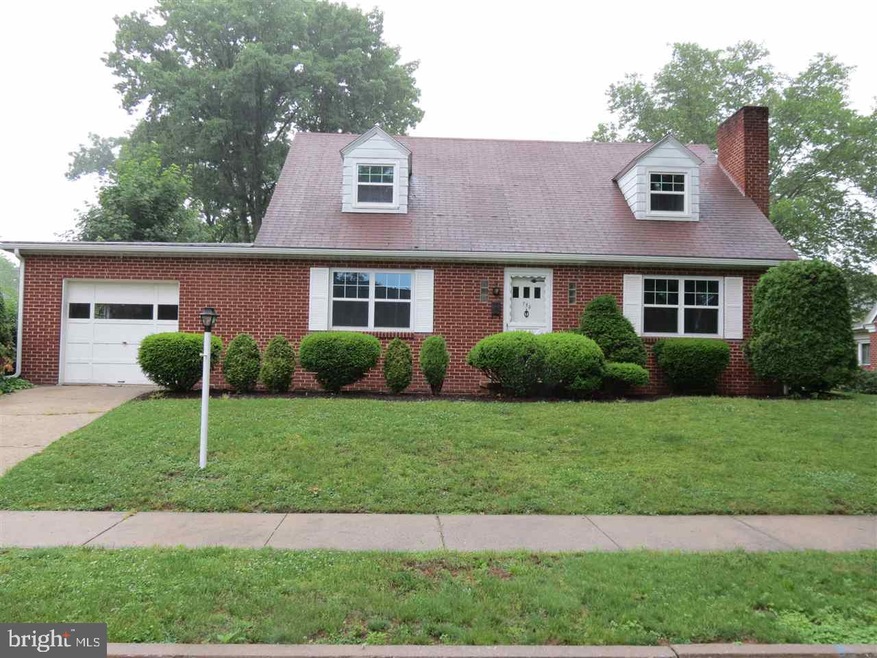 734 Linden Rd, Hershey, PA 17033 - photo 1