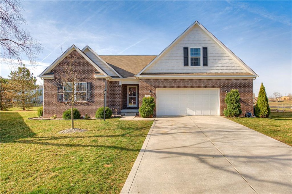 5655 Augusta Woods Dr, Plainfield, IN 46168 - photo 1