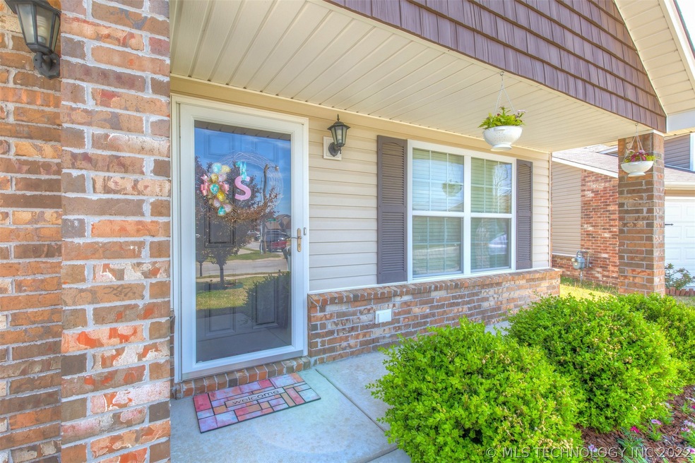 99 E Fairlane Ct, Sapulpa, OK 74066 - photo 1