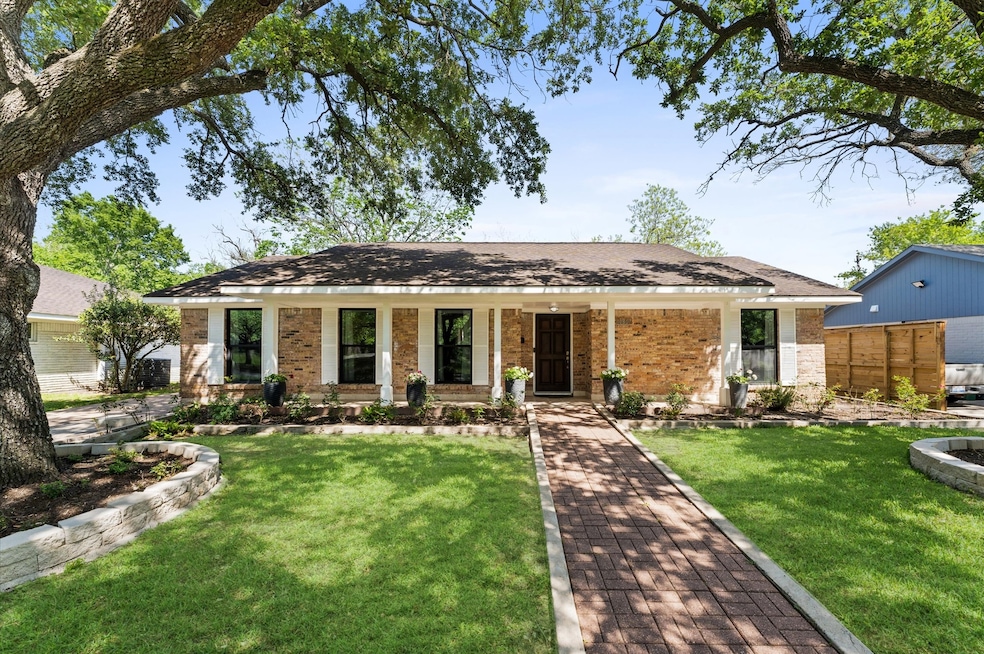 Welcome home to this stylish Westbury gem, offerin