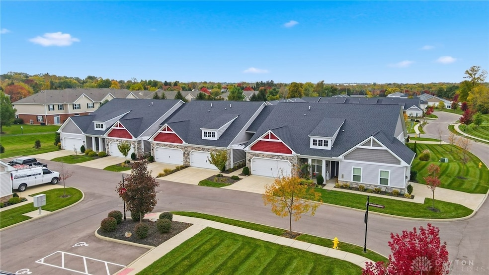 629 Bungalow Ct, Beavercreek, OH 45430 - photo 1