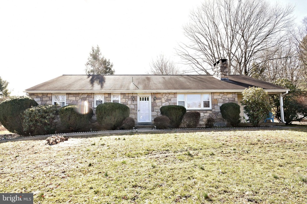 140 Ravenhill Rd, Phoenixville, PA 19460 - photo 1