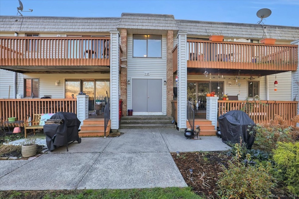 2 Birch Ct unit 2, Cromwell, CT 06416 - photo 1