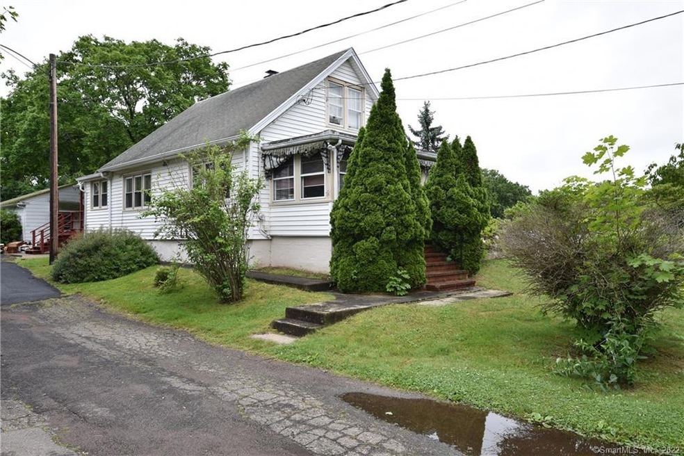 35 Naugatuck St, East Haven, CT 06512 - photo 1