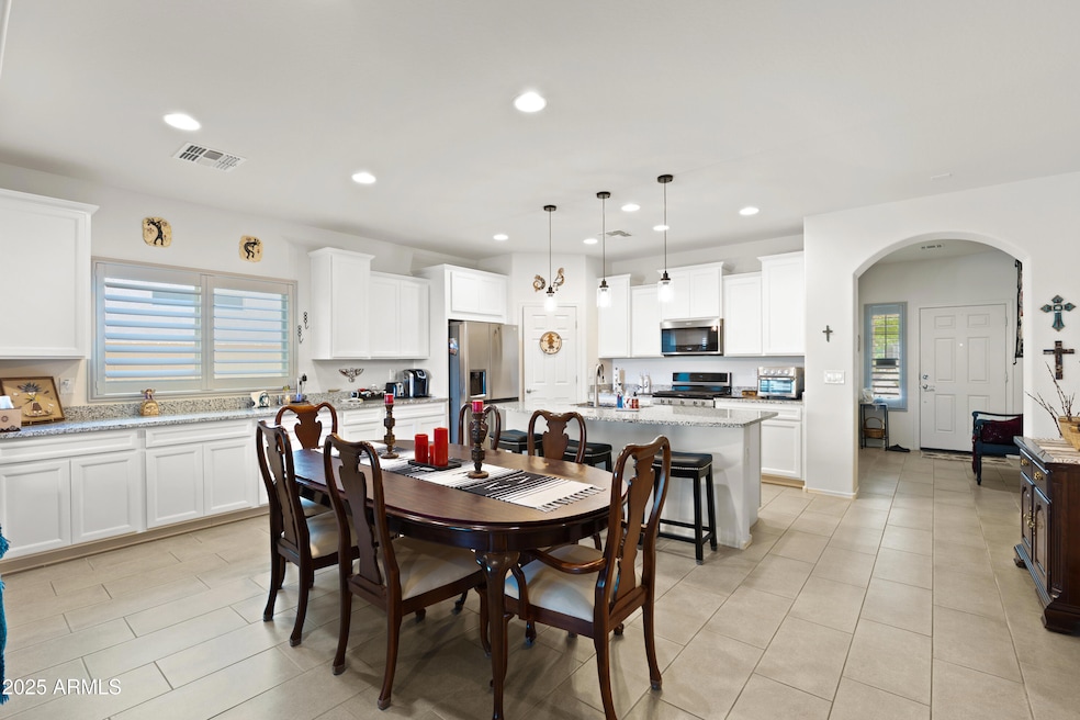 3655 N Astoria Dr-13