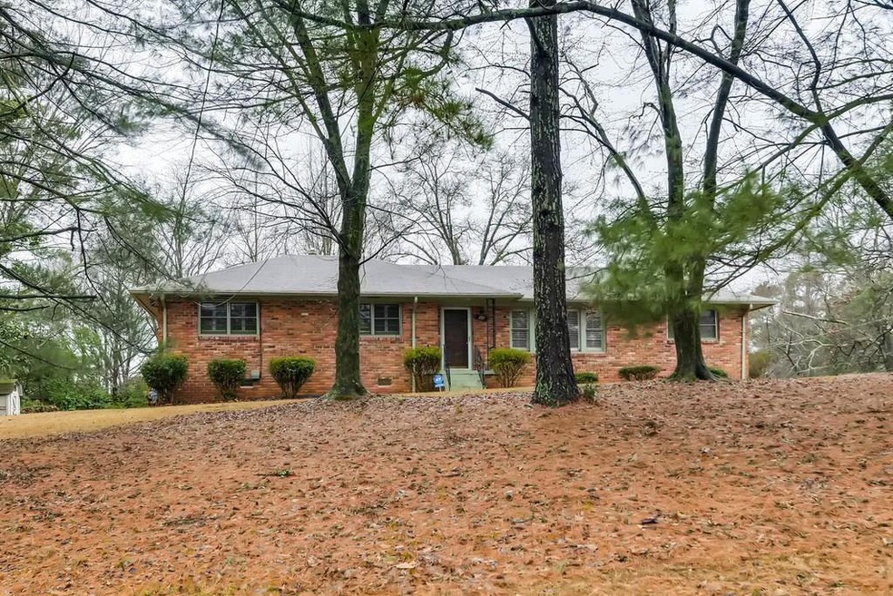 Amazing corner lot in prime Smyrna/Vinings locatio