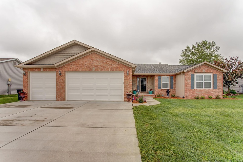 416 Silverthorne Dr, Freeburg, IL 62243 - photo 1