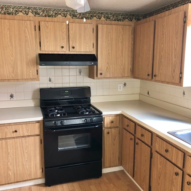 126 Willard St unit K, Lowell, MA 01850 - photo 1