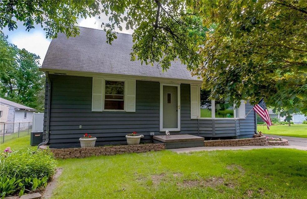 3849 E 30th St, Des Moines, IA 50317 - photo 1