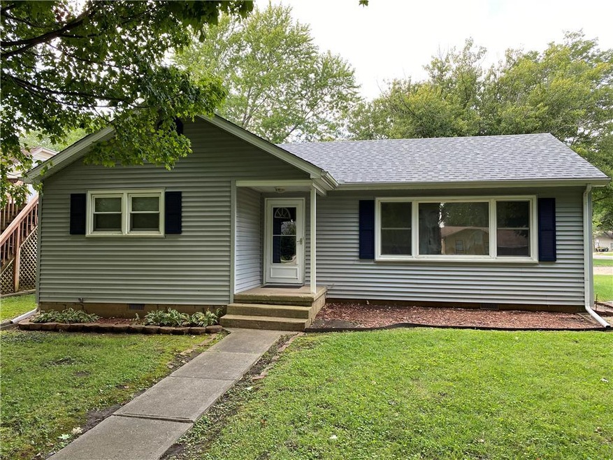 509 NW 15th St, Blue Springs, MO 64015 - photo 1